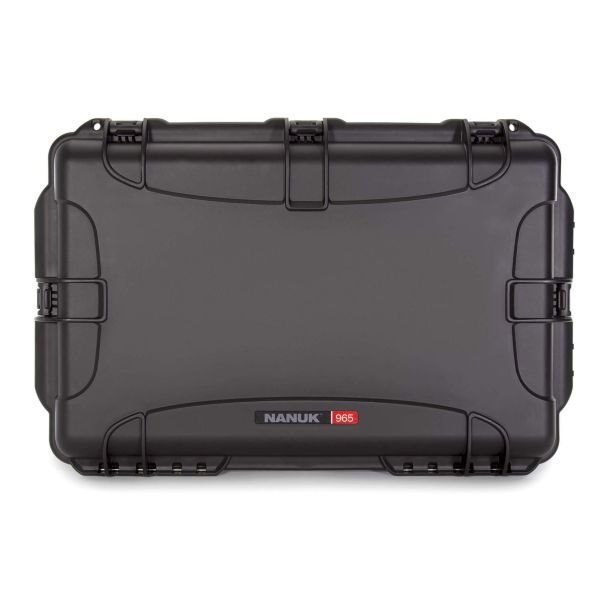 Nanuk 975 with padded divider close front view
