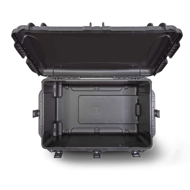 Nanuk 975 with padded divider empty