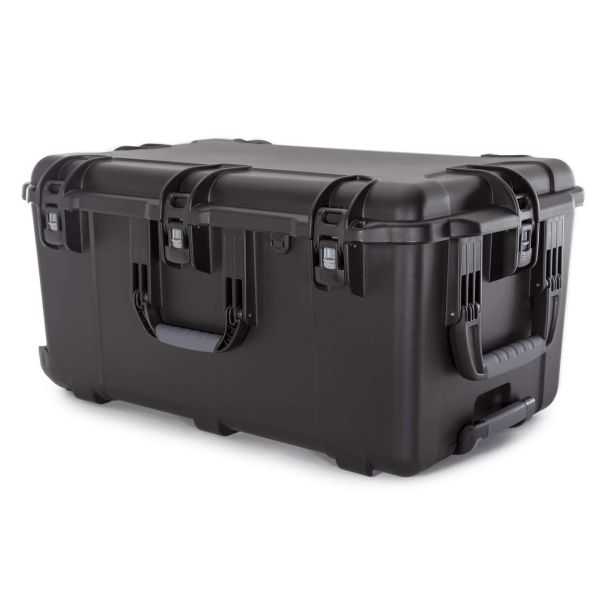 Nanuk 975 with padded divider close