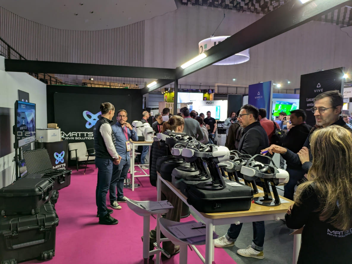 Addetti commerciali allo stand Matts Digital