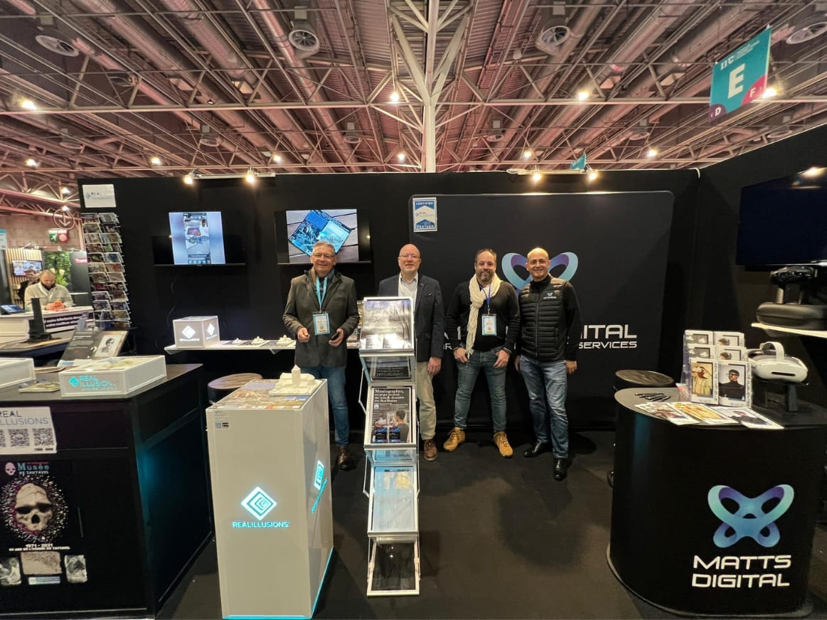 Stand Matts Digital e Real Illusions di fronte